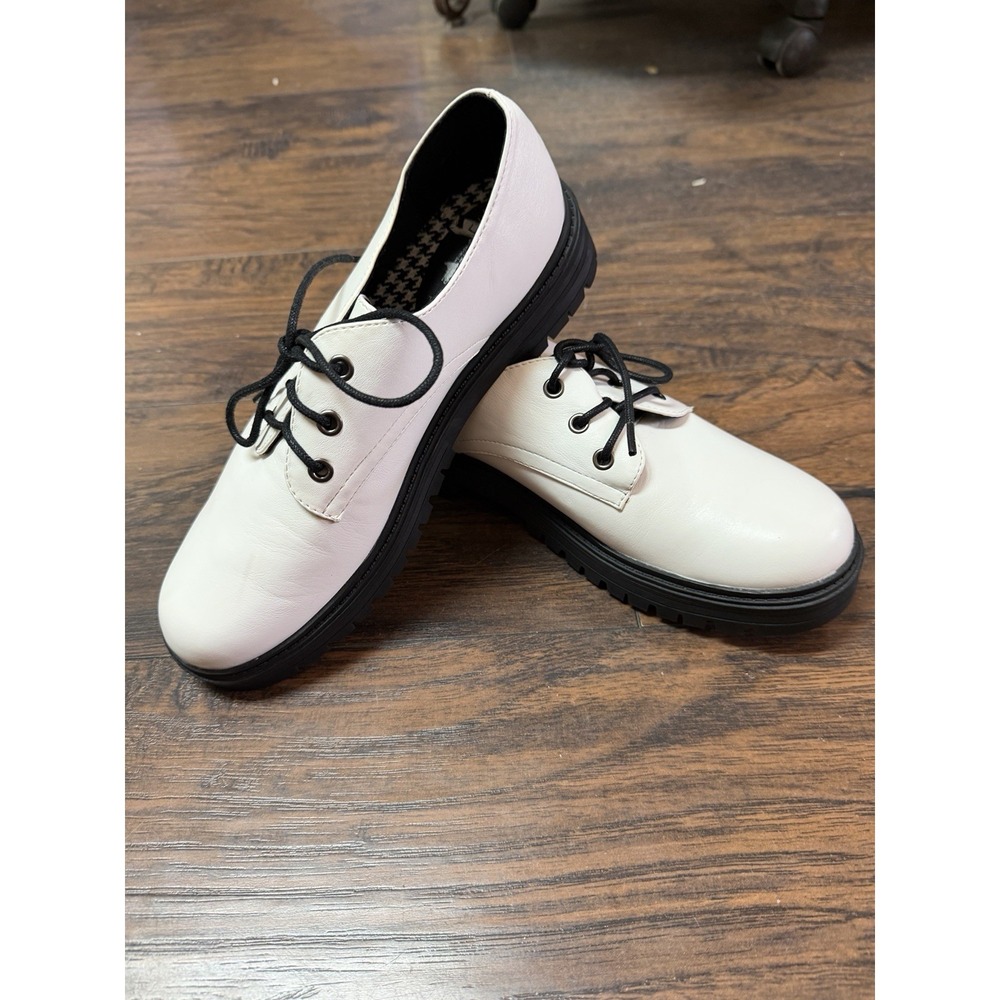 Seychelles Katie loafers shoes W/black tie size 8.5 NEW WITHOUT BOX